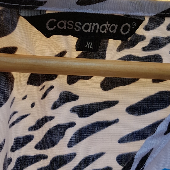 Cassandra O scrub tops - Picture 5 of 5